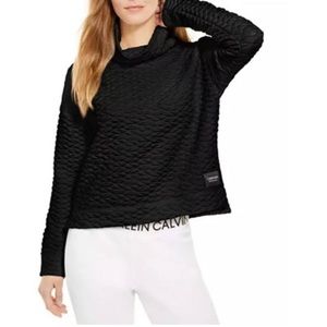 CALVIN KLEIN performance quilted cowl neck